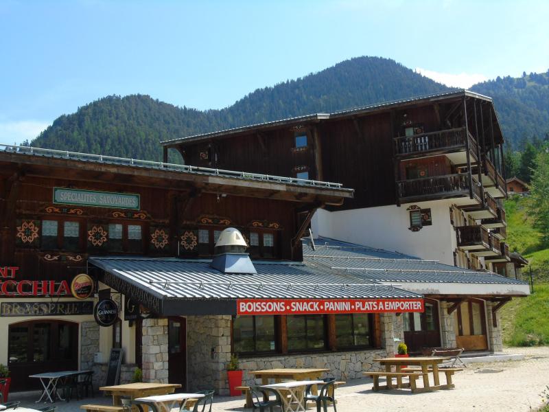 Vacances en montagne Résidence Chalet Club - Valfréjus - Extérieur été