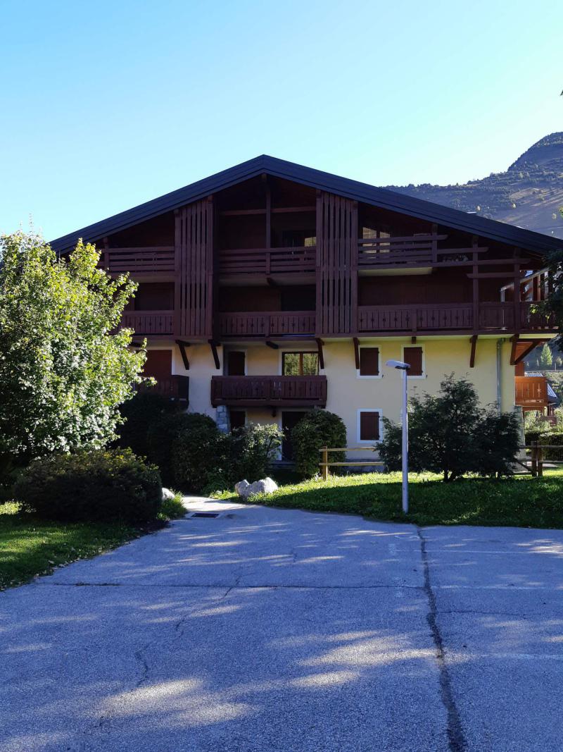 Rent in ski resort Résidence Chalet d'Or B - Les 2 Alpes - Summer outside