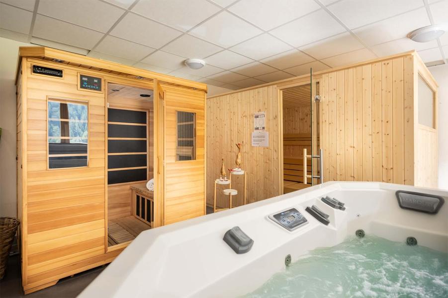 Vacanze in montagna Résidence Chalet Les Amis - Peisey-Vallandry - Jacuzzi