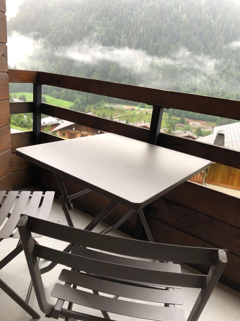 Vacanze in montagna Studio con alcova per 4 persone (2) - Résidence Chambron - Châtel - Balcone