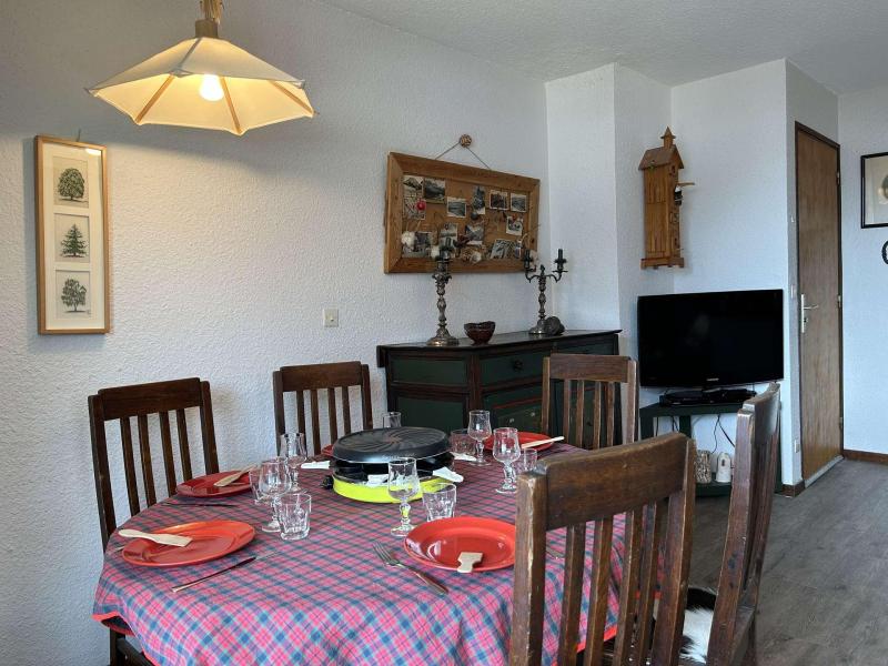 Urlaub in den Bergen 3-Zimmer-Appartment für 6 Personen (D451) - Résidence Chamoisière - Montgenèvre - Wohnzimmer