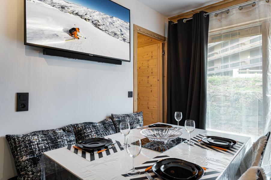 Urlaub in den Bergen 2-Zimmer-Appartment für 4 Personen (RC03) - Résidence Chantemerle - Courchevel - Wohnzimmer