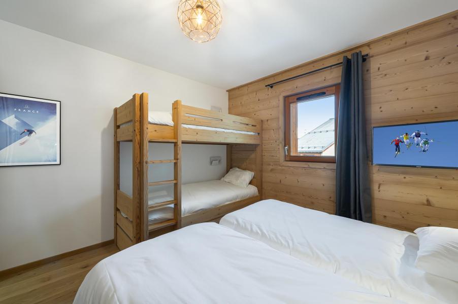 Holiday in mountain resort 4 room apartment 8 people (RC05) - Résidence Chantemerle - Courchevel - Bedroom