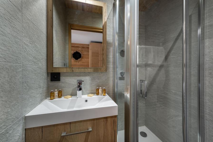 Holiday in mountain resort 4 room apartment 8 people (RJ03) - Résidence Chantemerle - Courchevel - Shower room