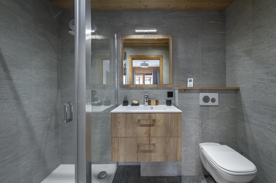 Holiday in mountain resort 4 room apartment 8 people (RJ04) - Résidence Chantemerle - Courchevel - Shower room