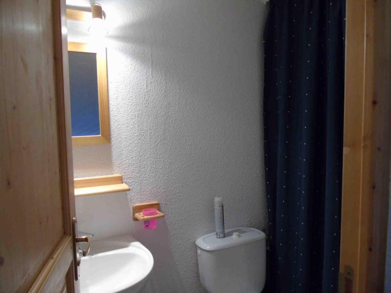 Holiday in mountain resort 3 room apartment 6 people (12) - Résidence Charmaix - Valfréjus - WC