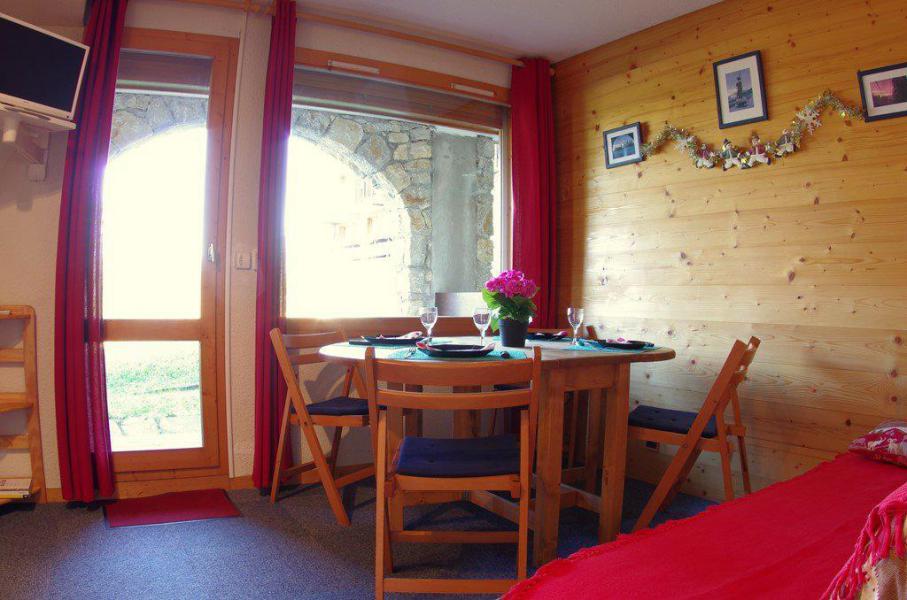 Holiday in mountain resort 2 room apartment 4 people (G032) - Résidence Cheval Blanc - Valmorel - Living room