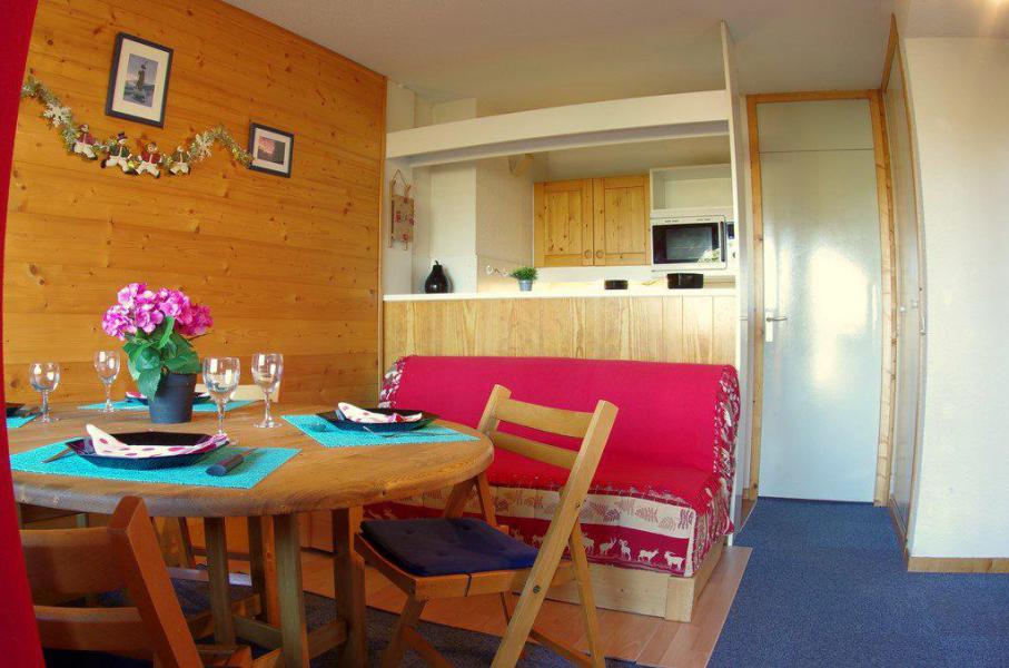 Holiday in mountain resort 2 room apartment 4 people (G032) - Résidence Cheval Blanc - Valmorel - Living room