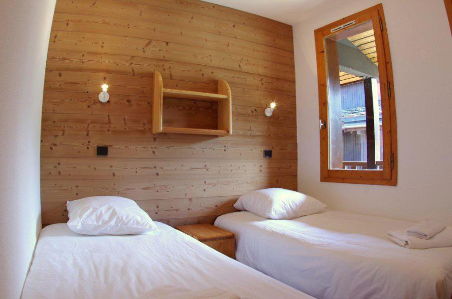 Holiday in mountain resort 2 room apartment 4 people (G371) - Résidence Cheval Blanc - Valmorel - Bedroom