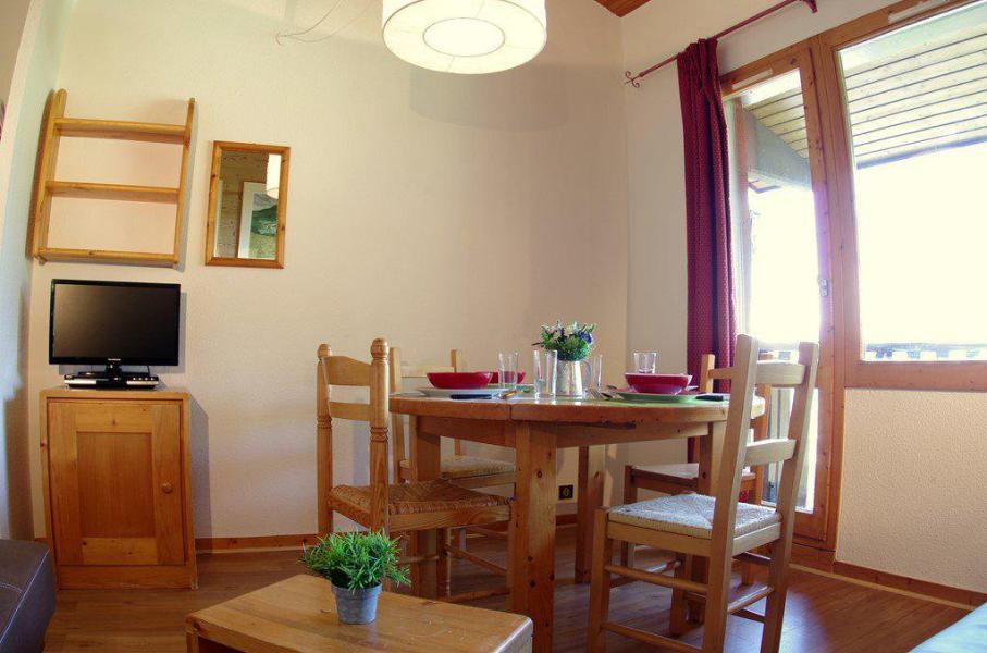 Holiday in mountain resort 2 room apartment 4 people (G371) - Résidence Cheval Blanc - Valmorel - Dining area