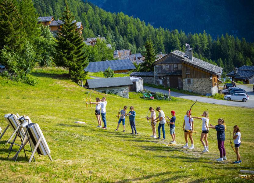 Ski verhuur Résidence Club MMV l'Étoile des Cîmes - Sainte Foy Tarentaise - Buiten zomer