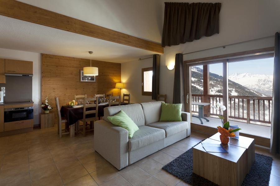 Holiday in mountain resort Résidence Club MMV l'Étoile des Cîmes - Sainte Foy Tarentaise - Living room
