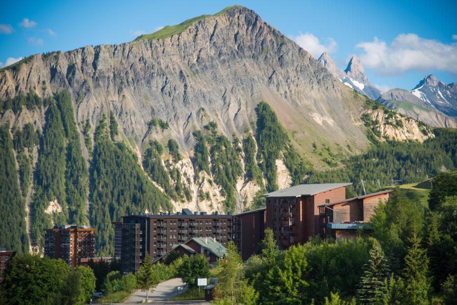 Vacanze in montagna Résidence Club MMV l'Etoile des Sybelles - Le Corbier - Esteriore estate