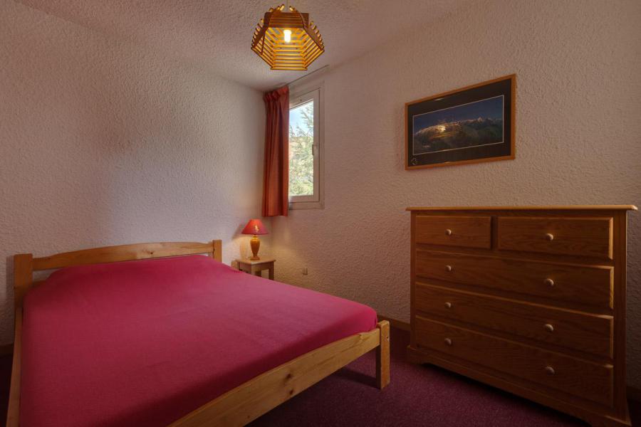 Holiday in mountain resort 2 room apartment sleeping corner 6 people - Résidence Côte Brune - Les 2 Alpes - Bedroom