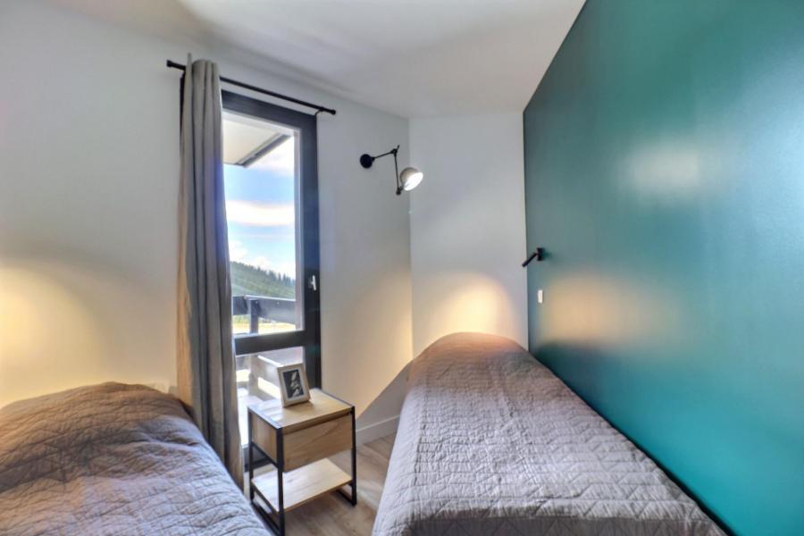 Urlaub in den Bergen 2-Zimmer-Appartment für 4 Personen (53) - Résidence Creux de l'Ours Bleu - Méribel-Mottaret - Schlafzimmer