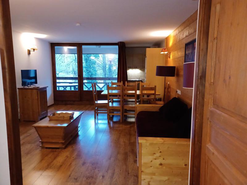 Vacaciones en montaña Apartamento cabina 3 piezas para 6 personas (302) - Résidence Cybèle BAT4 - Brides Les Bains - Mesa