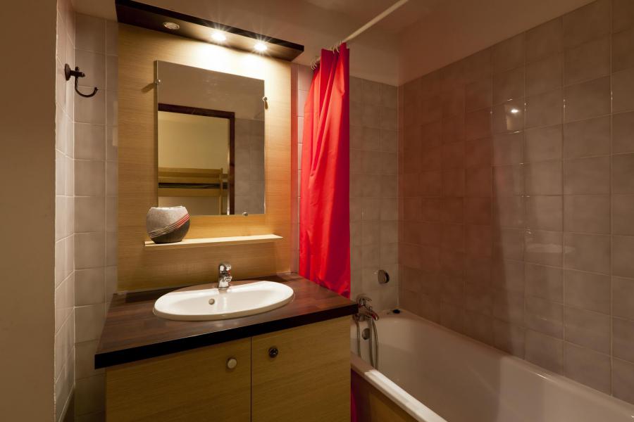 Holiday in mountain resort Résidence Cybèle BAT4 - Brides Les Bains - Bathroom