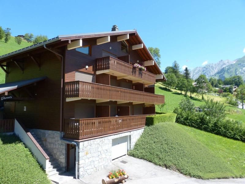 Vacanze in montagna Résidence Danais - La Clusaz - Esteriore estate