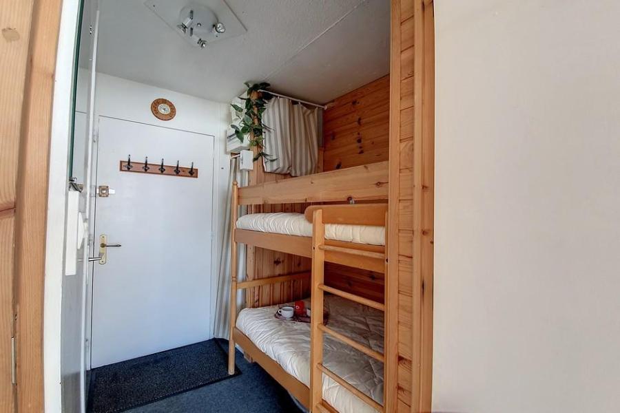 Holiday in mountain resort Studio 3 people (817) - Résidence de Caron - Les Menuires - Bunk beds