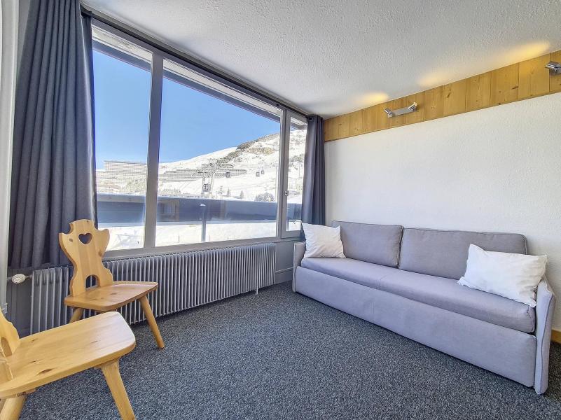 Urlaub in den Bergen 3-Zimmer-Appartment für 6 Personen (201) - Résidence Dorons - Les Menuires - Wohnzimmer