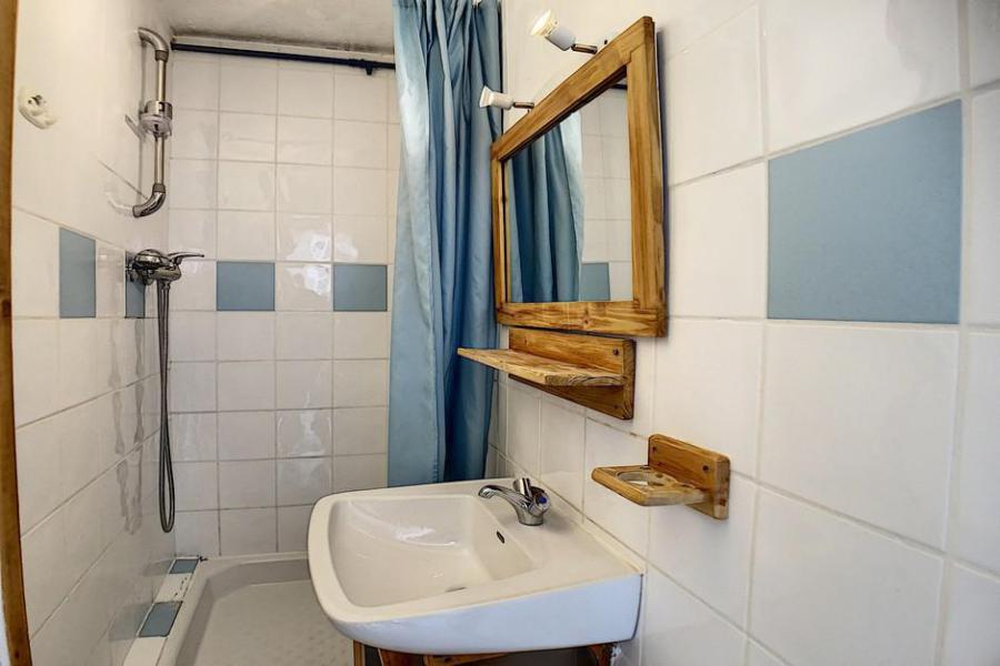 Vakantie in de bergen Studio 2 personen (602) - Résidence Dorons - Les Menuires - Badkamer