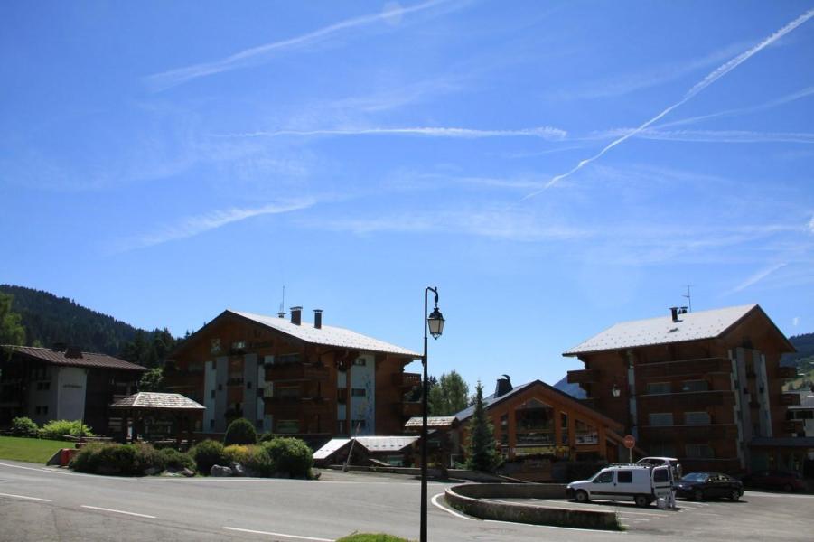 Vacances en montagne Appartement 3 pièces 7 personnes - Résidence Doux Soleil - Les Gets - Extérieur été