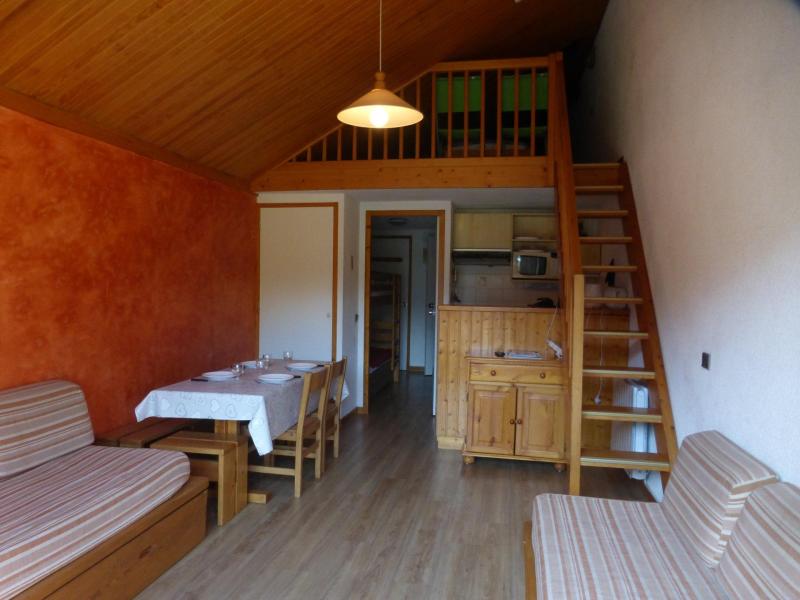 Holiday in mountain resort Studio sleeping corner 4 people (36) - Résidence Ermitage - Méribel - Accommodation