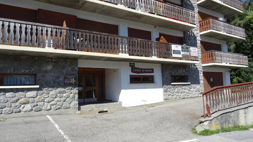 Rent in ski resort 4 room apartment 8 people - Résidence Etoile du Berger - Les Gets - Summer outside