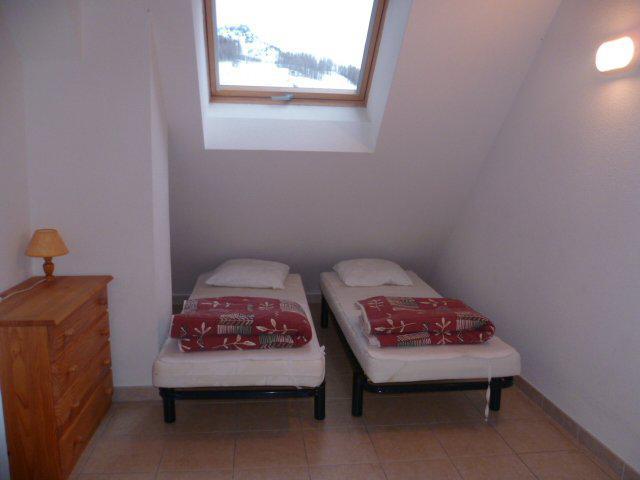 Holiday in mountain resort 4 room apartment 8 people (B34-35) - Résidence Gardette - Réallon - Single bed