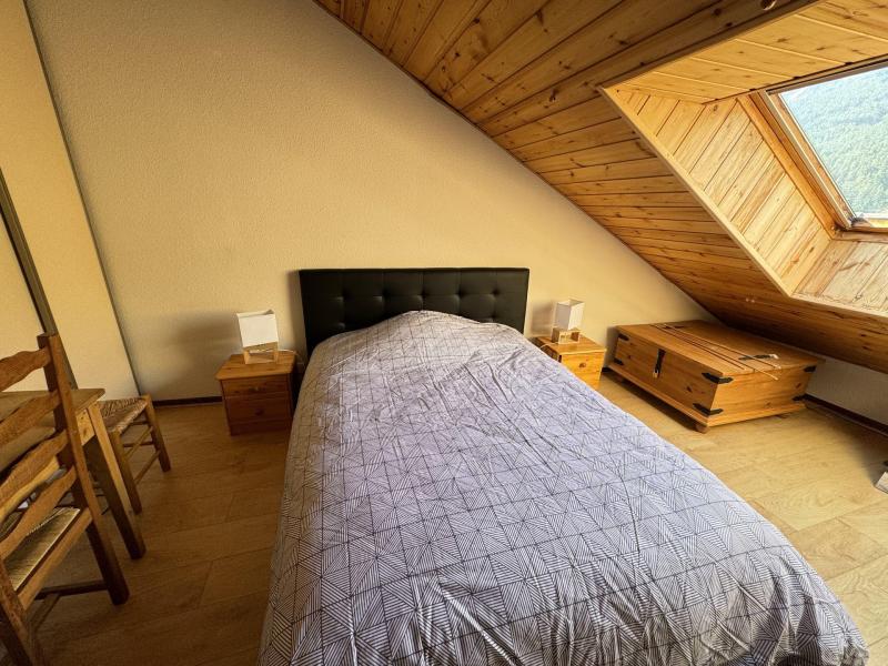 Holiday in mountain resort 4 room duplex apartment 7 people (222) - Résidence Gardiole II - Serre Chevalier - Bedroom