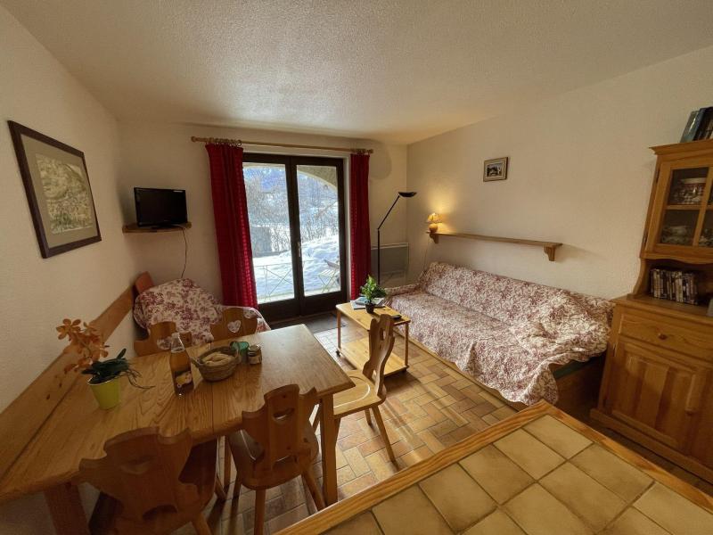 Holiday in mountain resort 2 room apartment cabin 4 people (304) - Résidence Gardiole III - Serre Chevalier - Living room