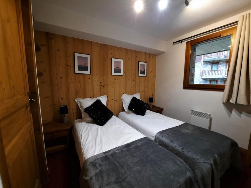 Urlaub in den Bergen Triplex Wohnung 6 Zimmer 10 Personen (1 kayleigh) - Résidence Geffriand - Les Menuires - Schlafzimmer