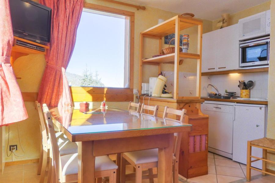 Vacaciones en montaña Apartamento dúplex 3 piezas 6 personas (019) - Résidence Gentianes - Méribel-Mottaret - Estancia