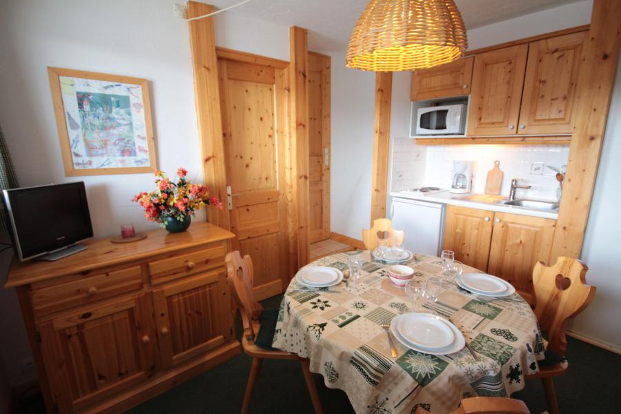 Holiday in mountain resort 2 room apartment cabin 4 people (CHAUDR) - Résidence Grand Mont 1 - Les Saisies - Living room
