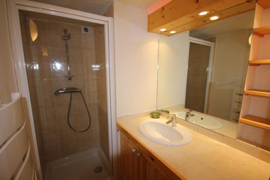 Vacaciones en montaña Apartamento 2 piezas cabina para 4 personas (CHAUDR) - Résidence Grand Mont 1 - Les Saisies - Cuarto de baño con ducha