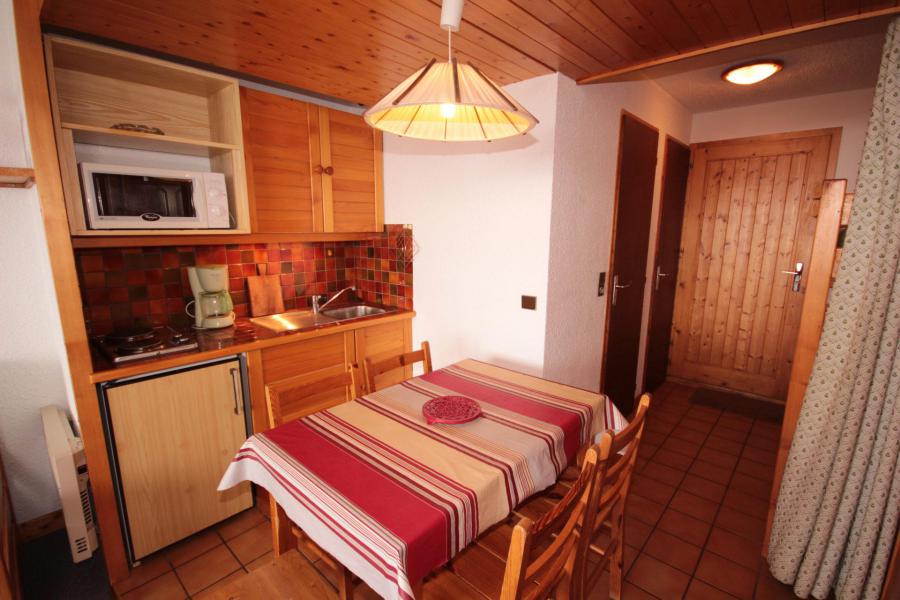 Vacanze in montagna Studio con alcova per 5 persone (1112) - Résidence Grand Mont 1 - Les Saisies - Soggiorno