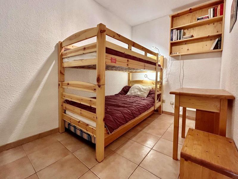 Holiday in mountain resort 2 room apartment sleeping corner 4 people (A108) - Résidence Grand Serre Che - Serre Chevalier - Bedroom