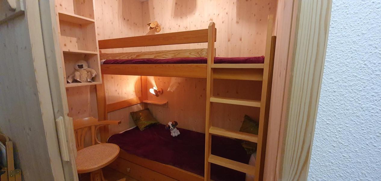 Holiday in mountain resort Studio sleeping corner 4 people (104) - Résidence Grand Serre Che A - Serre Chevalier - Bedroom