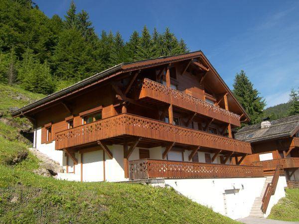 Urlaub in den Bergen Résidence Hameau De Beauregard / Bat B - La Clusaz - Draußen im Sommer