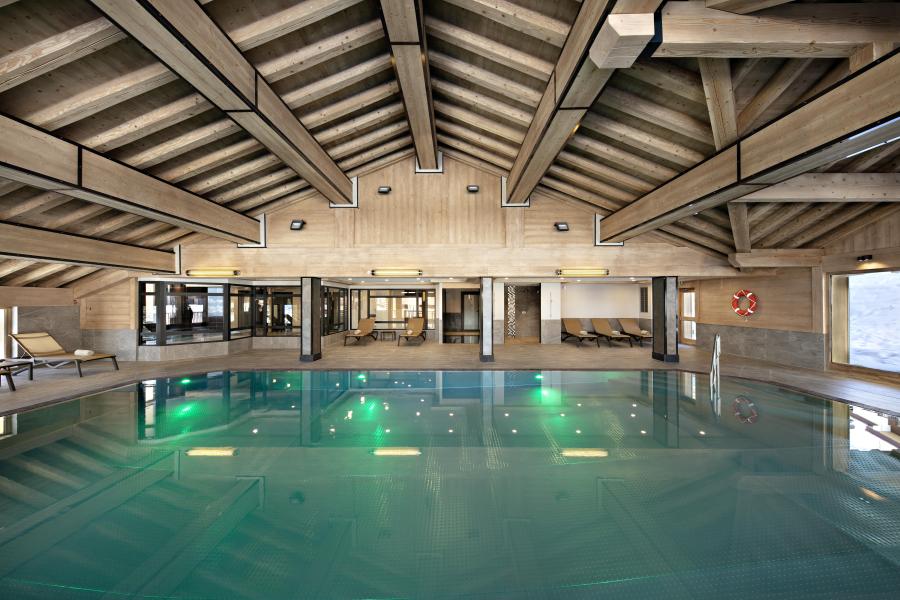 Holiday in mountain resort Résidence Hameau de l'Ours - Manigod l'Etale - Swimming pool