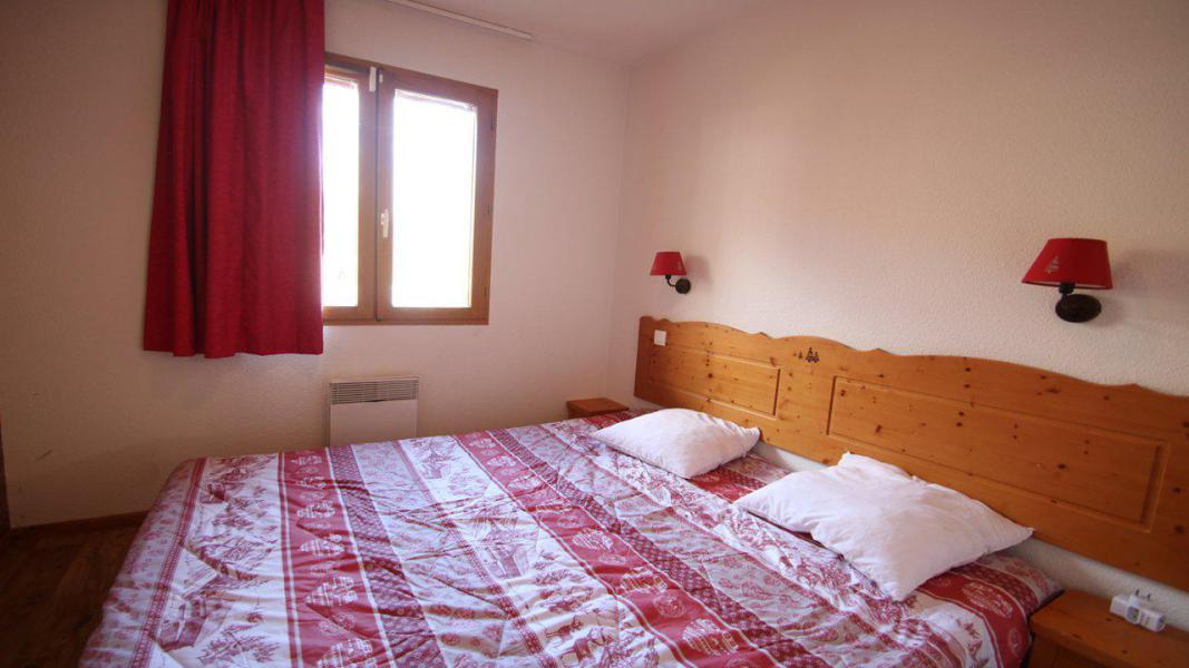 Urlaub in den Bergen 2-Zimmer-Berghütte für 6 Personen (A706) - Résidence Hameau des Ecrins - Puy-Saint-Vincent - Schlafzimmer