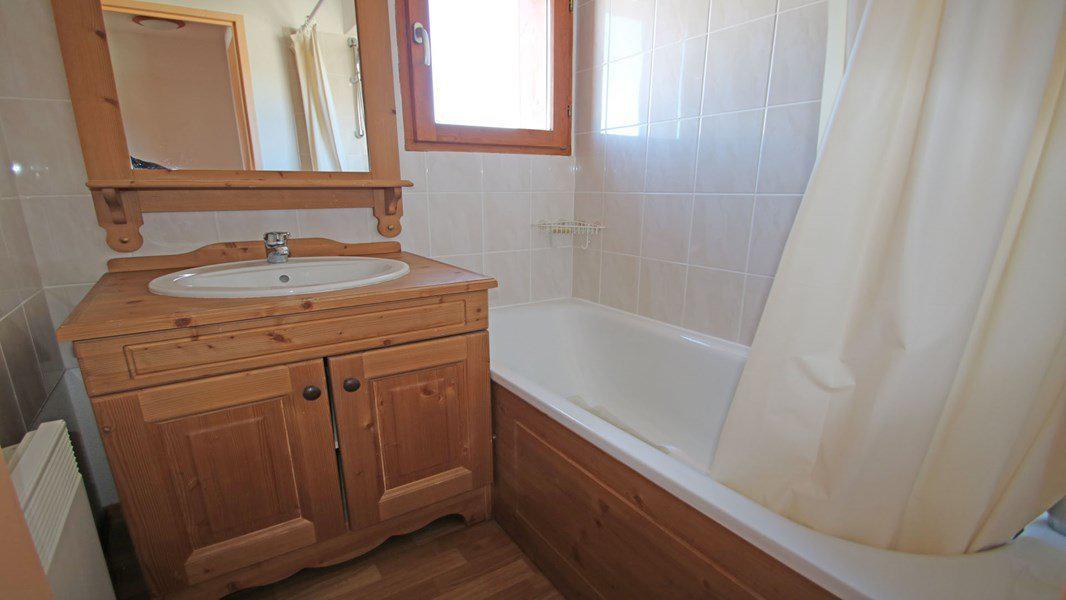 Holiday in mountain resort 4 room apartment 6 people (C112) - Résidence Hameau des Ecrins - Puy-Saint-Vincent - Accommodation