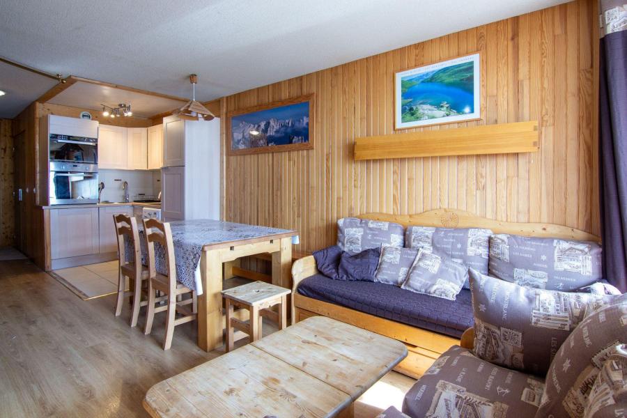 Urlaub in den Bergen 3-Zimmer-Holzhütte für 6 Personen (B22) - Résidence Hauts de Chavière - Val Thorens - Wohnzimmer