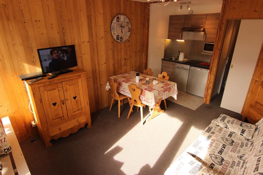 Holiday in mountain resort Studio 4 people (10) - Résidence Hauts de Chavière - Val Thorens - Living room