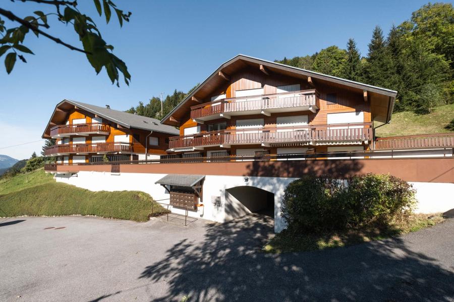 Ski verhuur Résidence Helianthes A - La Clusaz - Buiten zomer