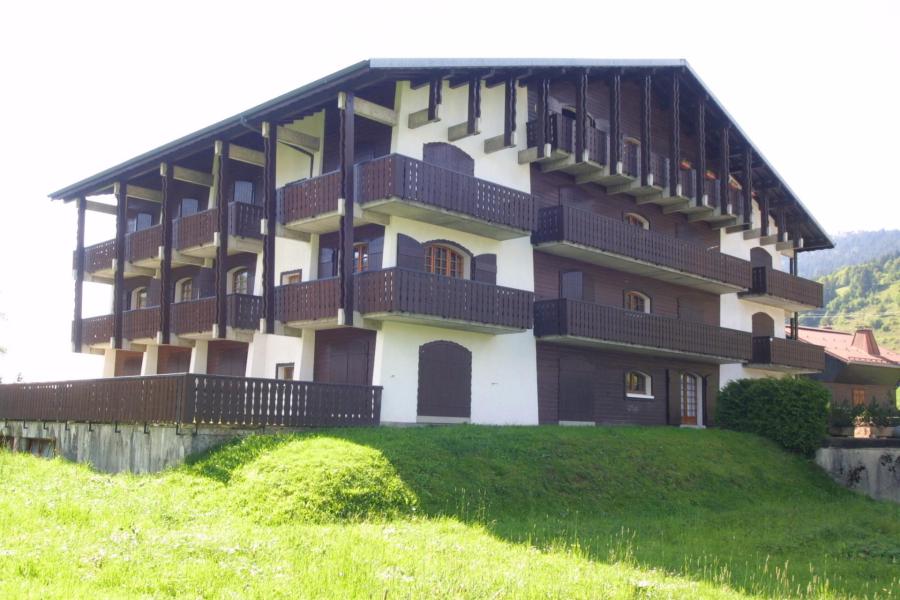 Rent in ski resort 3 room apartment 6 people - Résidence Hélios - Les Gets - Summer outside
