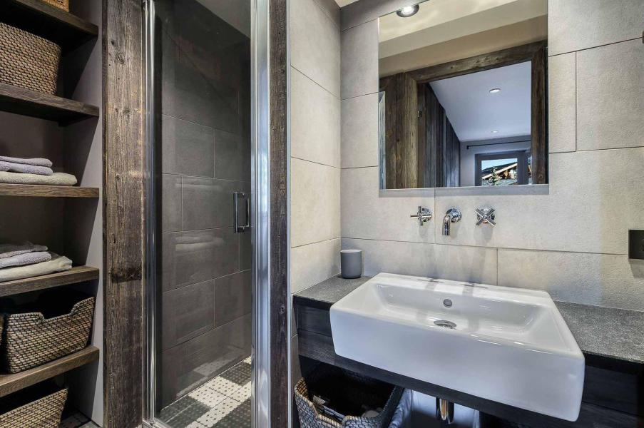 Holiday in mountain resort 4 room apartment 6 people (1) - Résidence Horizon Blanc - Courchevel - Shower room