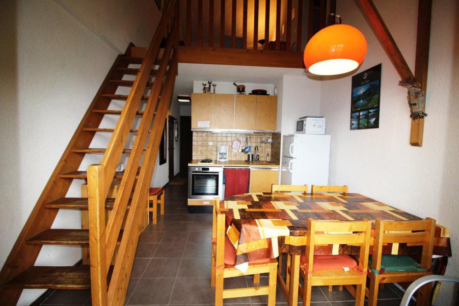 Holiday in mountain resort 4 room duplex apartment 6 people (041) - Résidence Iris - Auris en Oisans - Living room