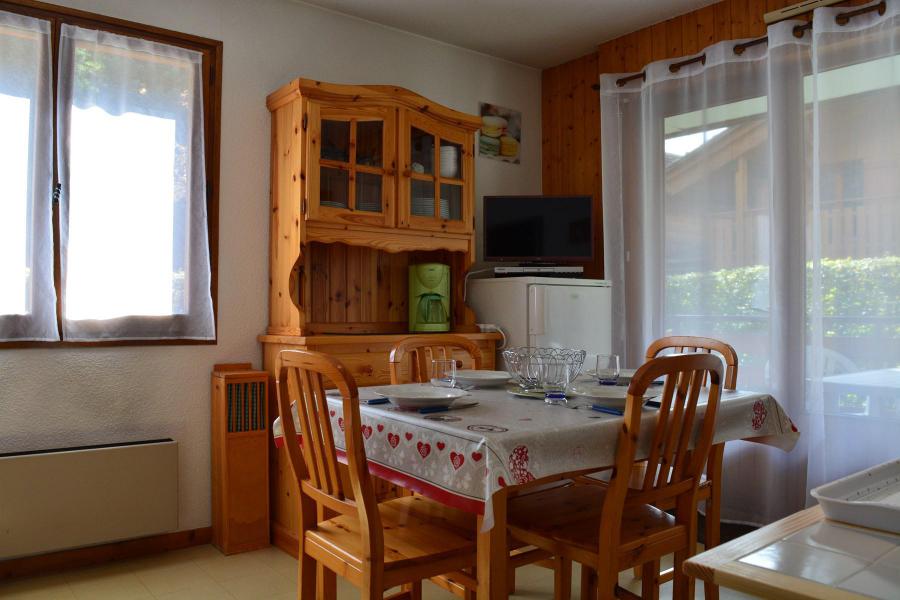 Vacaciones en montaña Apartamento cabina 2 piezas para 6 personas (017) - Résidence Isatis - Le Grand Bornand - Estancia