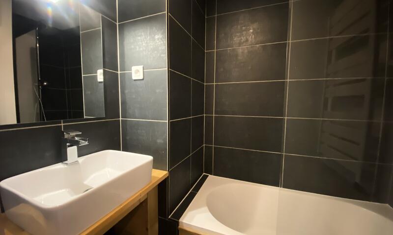 Holiday in mountain resort 2 room apartment 4 people (36m²) - Résidence Joker - MH - Val Thorens - Summer outside